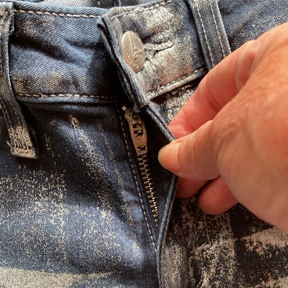 Bebe Precious Metal Icon Silver Rain Metallic Denim Jeans Size 27 Made USA 🇺🇸 - Picture 5 of 12